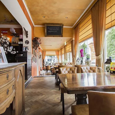 酒店 De Uitkijk 3*